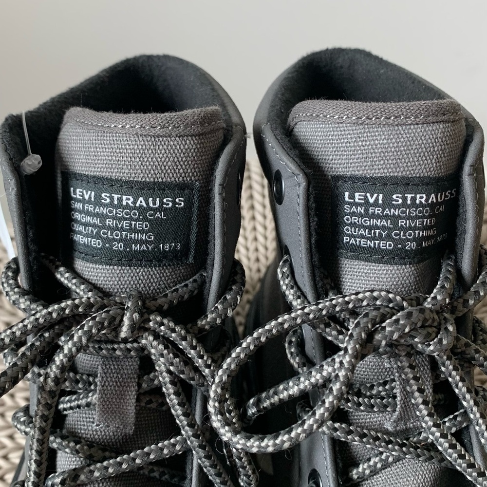 Nwt- LEVI STRAUSS- High-Top Black and Gray boots. - Picture 5 of 6